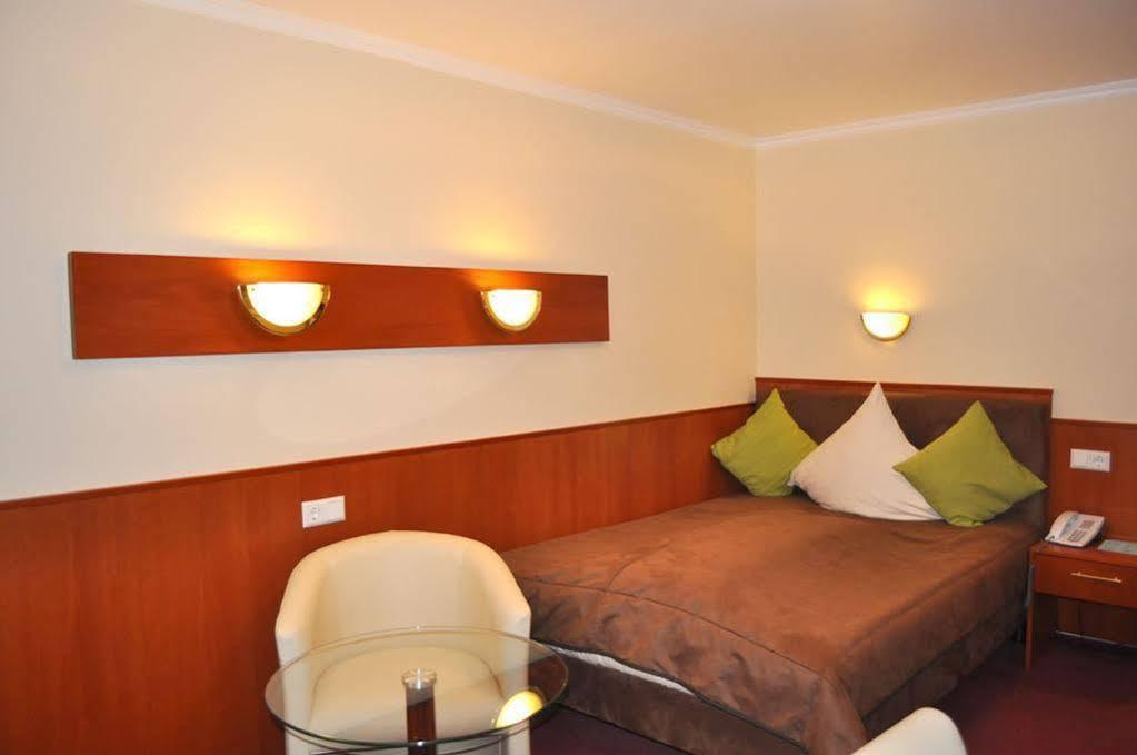 Schlosshotel Landstuhl Ngoại thất bức ảnh