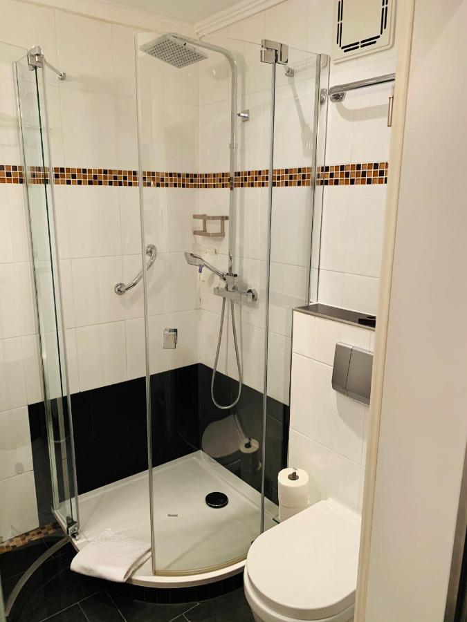 Schlosshotel Landstuhl Ngoại thất bức ảnh