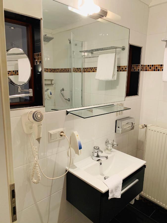 Schlosshotel Landstuhl Ngoại thất bức ảnh